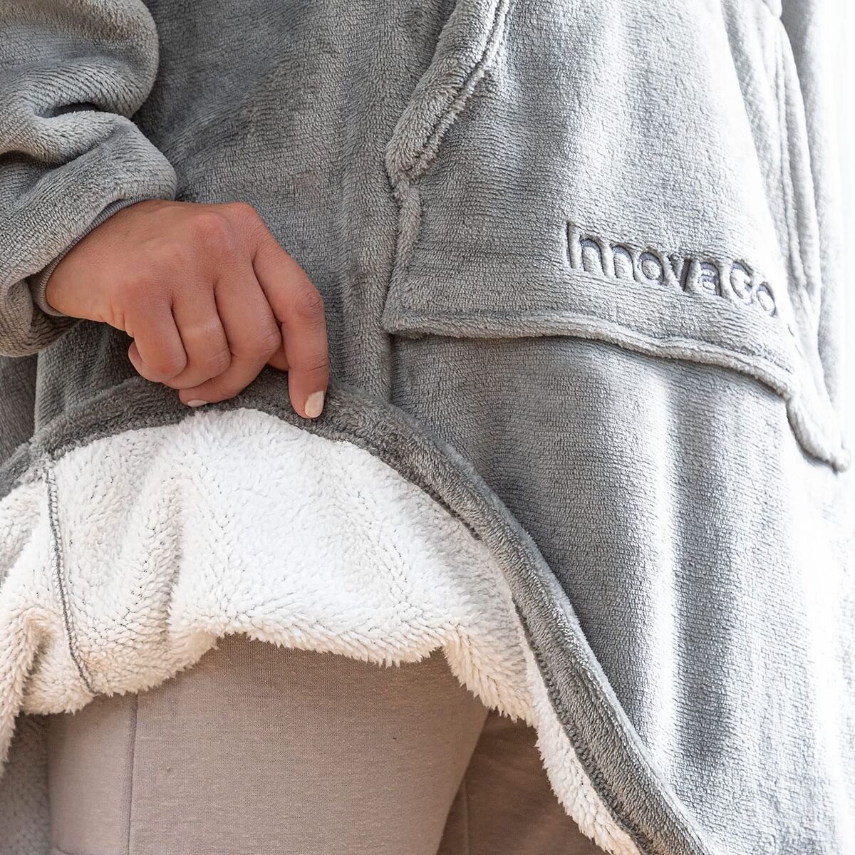 V2H06F93F8C14A91255AF05F79C9DBC11B6R7703938P1